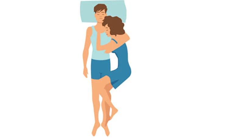 el abrazo romántico posición para dormir en pareja