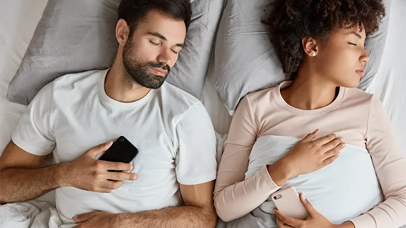 Una pareja en la segunda fase del sueño.