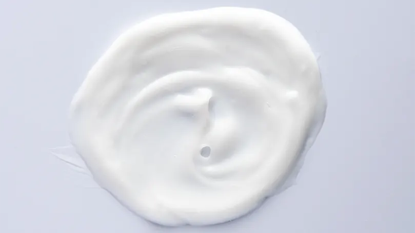 Imagen de una mascarilla de leche para los ojos.